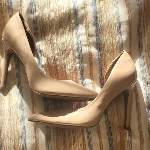 Steve Madden Nude Pumps